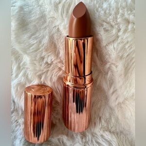BNIB Charlotte Tilbury “Yes, Honey” KISSING Lipstick - discontinued shade!
